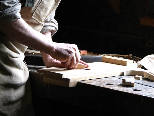 Nacemos de la influencia y formación  heredada en el sector de la <strong>carpintería de madera y ebanistería  en Ventalló.</strong>